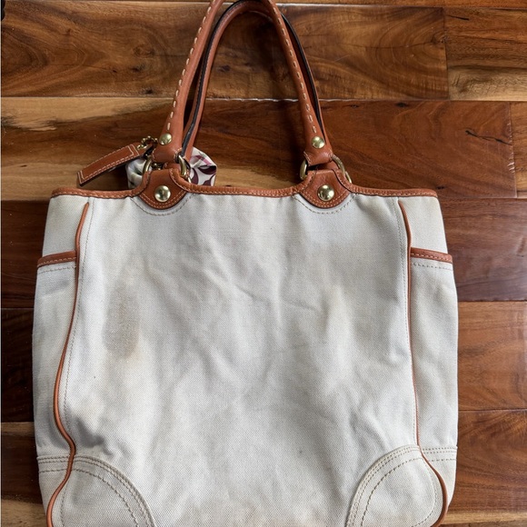 Coach Cream and Tan Leather Tote - Picture 6 of 15